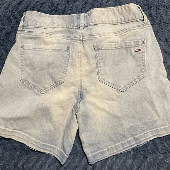 Tommy Hilfiger faded light washed denim shorts size 0 NWOT - Picture 3 of 4